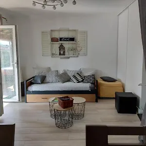 Tranquille Dans La Cité Du Mimosa - Axelle Loc'appart Hébergement de vacances Mandelieu